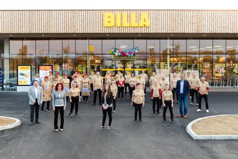 Billa Marktmanagerin Saskia Christandl und ihr Team freuen sich über die Neueröffnung und heißen alle Kunden herzlich willkommen.