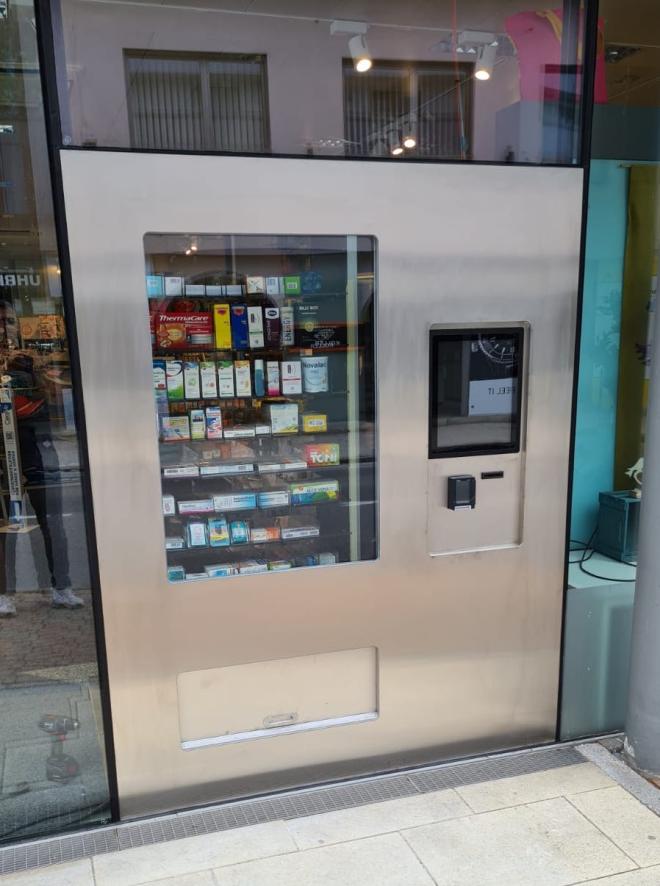Automat bei einer Apotheke