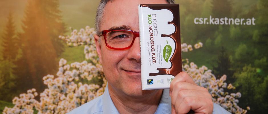 Christof Kastner mit der Guten Bio-Schokolade