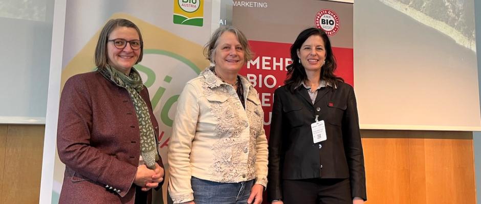 Barbara Riegler (Obfrau Bio Austria), Helga Willer (FiBL Schweiz) und Barbara Köcher-Schulz (Bio-Marketing-Managerin, AMA-Marketing) präsentierten die aktuelle Bio-Entwicklung im Rahmen einer Pressekonferenz auf der Biofach in Nürnberg. 