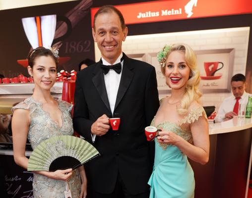 Julius Meinl am Kaffeesiederball: Maria Yakovleva, Marcel Löffler und Silvia Schneider
