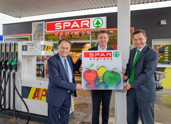 Erster SPAR express Tankstellenshop in Kooperation mit AP eröffnet