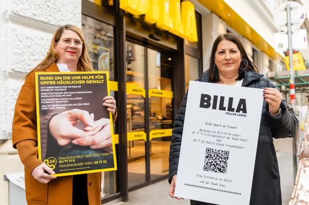 Elke Wilgmann (Billa Vorständin Consumer) und Kathrin Gaál (Vizebürgermeisterin und Frauenstadträtin) präsentieren die Billa-Initiative gegen Gewalt an Frauen.