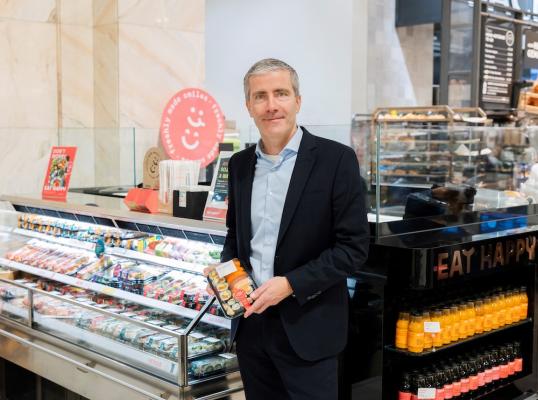 Peter Sturm (CEO EAT HAPPY Österreich) im EAT HAPPY Shop