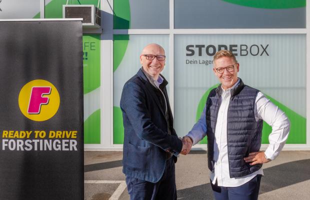 Oliver Sacher, CEO von Forstinger und Johannes Braith, CEO und Co-Founder von Storebox (v.l.)