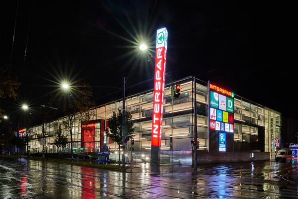 Interspar Einkaufszentrum in Wien Ottakring neu eröffnet