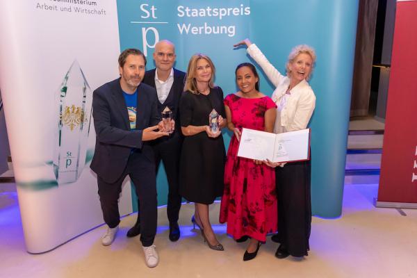 Verleihung Staatspreis für Werbung, v.l.n.r. Lukas Kraetschmer (Ströck), Marcus Hornek (Ogilvy Wien), Irene Ströck, Caroline Ströck, Susanne Safer-Maricic (Ogilvy Wien)