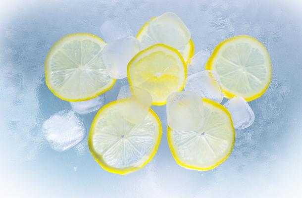 Zitronen in Eis Pixabay
