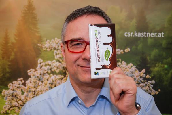 Christof Kastner mit der Guten Bio-Schokolade