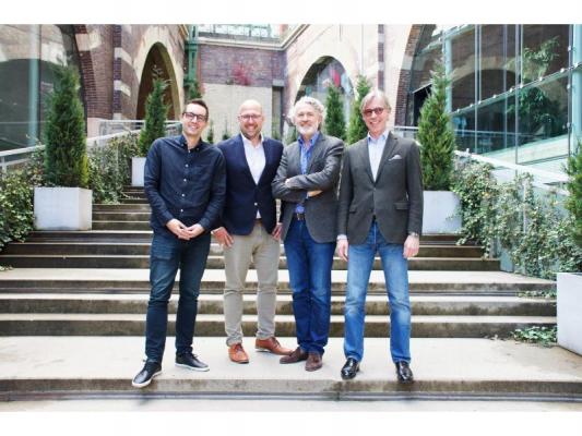 von links nach rechts: Oskar Edespong, CTO / Co-founder, Vertiseit; Johan Lind – CEO / Co-founder, Vertiseit ; Roland Grassberger - CEO / Co-founder, Grassfish; Alexander Korte - CFO / COO, Grassfish.