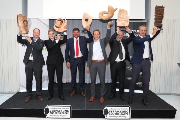 Wellpappe-Gewinner: v.l.n.r.: Karl Pucher (Rondo Ganahl St. Ruprecht); Alexander Erath (Rondo Ganahl Frastanz); Stephan Kaar (Rondo Ganahl Frastanz); Florian Döbl (Mondi Grünburg); Franz Grafendorfer (Steirerpack); Dieter Glawischnig (DS Smith Packaging Austria Kalsdorf)