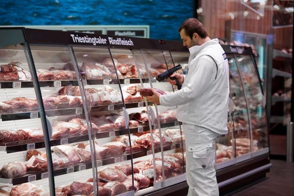 Metro Österreich verzichtet ab sofort auf Rindfleisch aus Brasilien.