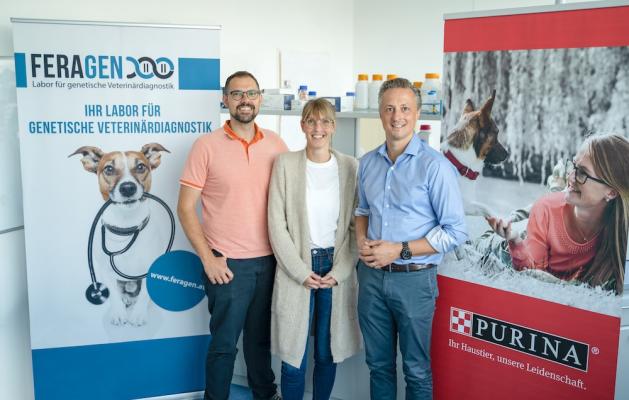 Marius Baumeister, Business Executive Officer Purina (re.), und Anja und Michael Geretschläger, Gründer Feragen