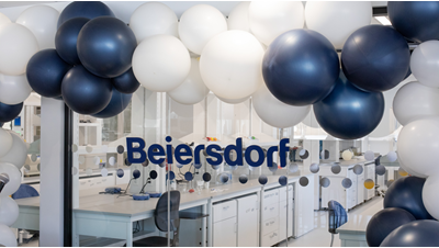 Beiersdorf konnte auch im dritten Quartal 2022 die erfolgreiche Geschäftsentwicklung fortsetzen und erhöht die Umsatzprognose für das Gesamtjahr.