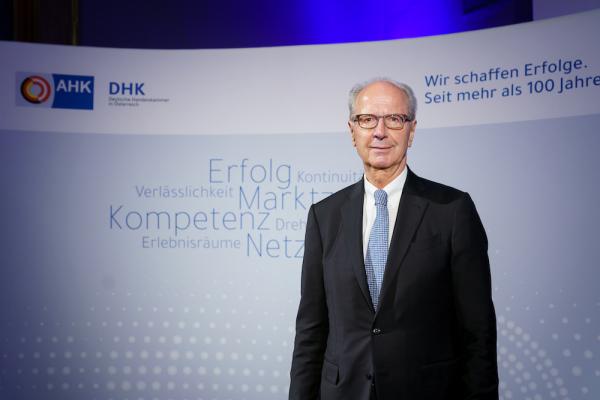 Hans Dieter Pötsch, Aufsichtsratsvorsitzender der Volkswagen AG, wurde bei der 67. Generalversammlung der Deutschen Handelskammer in Österreich (DHK) zum Präsidenten der DHK wiedergewählt.