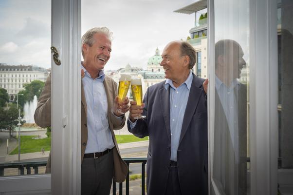 Obmannwechsel im Brauereiverband: Sigi Menz (re.) übergibt an Karl Schwarz