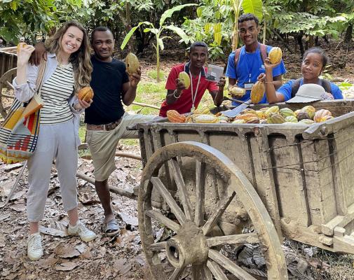 Anna Berger und Kakaobauern