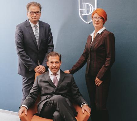 Doppler verkauft an Orlen S.A. v.l.: Geschäftsführer Dr. Bernd Zierhut, Alleineigentümer Franz-Joseph Doppler und Geschäftsführerin Dkff. Daniela Dieringer. 