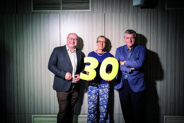 30 Jahre Fairtrade in Österreich: Von links nach rechts: Hartwig Kirner, Geschäftsführer von Fairtrade Österreich, Johanna Mang und der ehemalige Vorstandsvorsitzende Helmut Schüller.