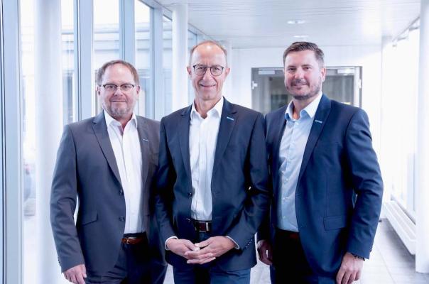 Neben Eigentümer und Geschäftsführer Andreas Haider (Mitte) und Geschäftsführer Robert Knöbl (Links) unterstützt Johannes Aumann mit Anfang Oktober 2023 das Geschäftsführer-Team der UNIGRUPPE.