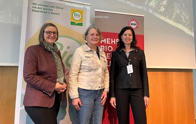 Barbara Riegler (Obfrau Bio Austria), Helga Willer (FiBL Schweiz) und Barbara Köcher-Schulz (Bio-Marketing-Managerin, AMA-Marketing) präsentierten die aktuelle Bio-Entwicklung im Rahmen einer Pressekonferenz auf der Biofach in Nürnberg. 