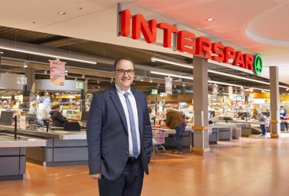 Als neuer Interspar-Regionaldirektor leitet Heimo Krautner ab sofort sieben Interspar-Hypermärkte mit durchschnittlich 124 Mitarbeitenden pro Standort.