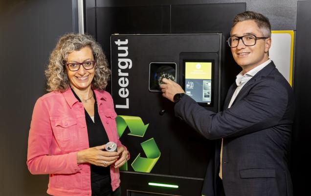 Monika Fiala und Simon Parth, Geschäftsführung Recycling Pfand Österreich